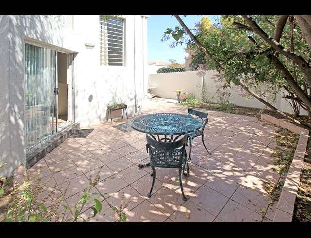 2 BEDROOM HOUSE FOR SALE IN SUNNINGHILL